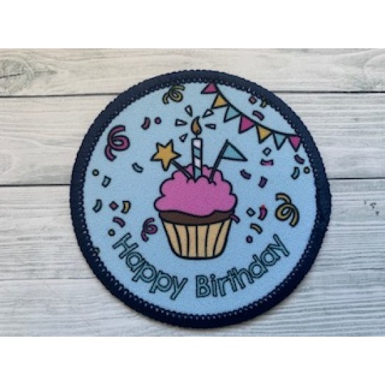 Printed 8cm Birthday cupcake badge, blue background - i can be customised